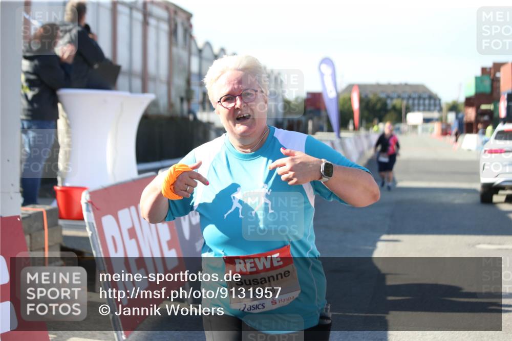 03.10.2025 - Köhlbrandbrückenlauf Jannik Wohlers http://msf.ph/oto/9131957 03.10.2025 13:54:07 Ziel 5603, 5819, 6529, 6549 meine-sportfotos.de