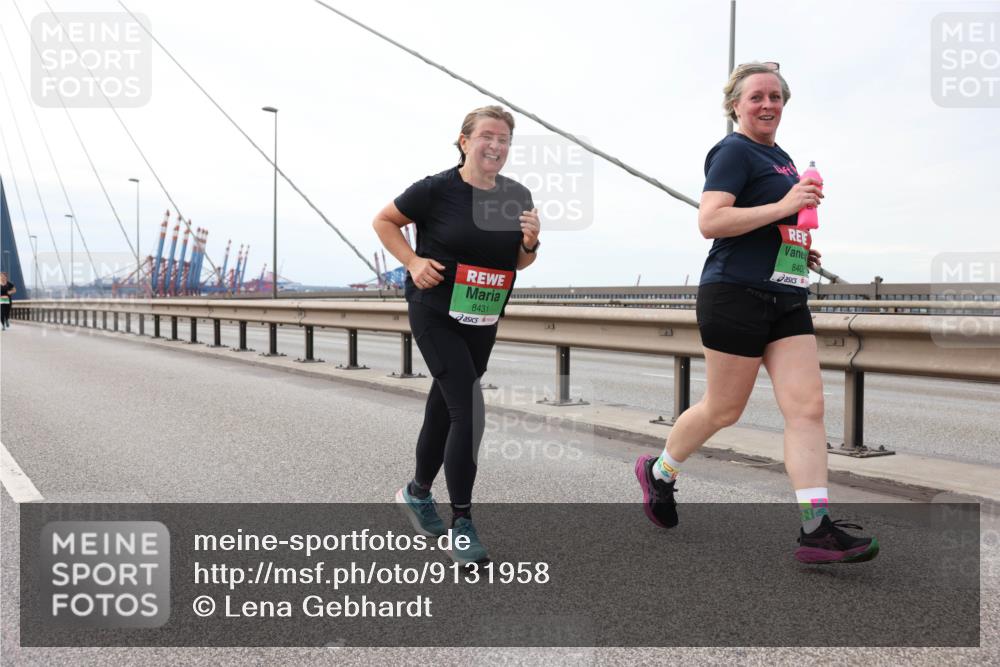03.10.2025 - Köhlbrandbrückenlauf Lena Gebhardt http://msf.ph/oto/9131958 03.10.2025 16:09:00 Position 2 8431, 840 meine-sportfotos.de