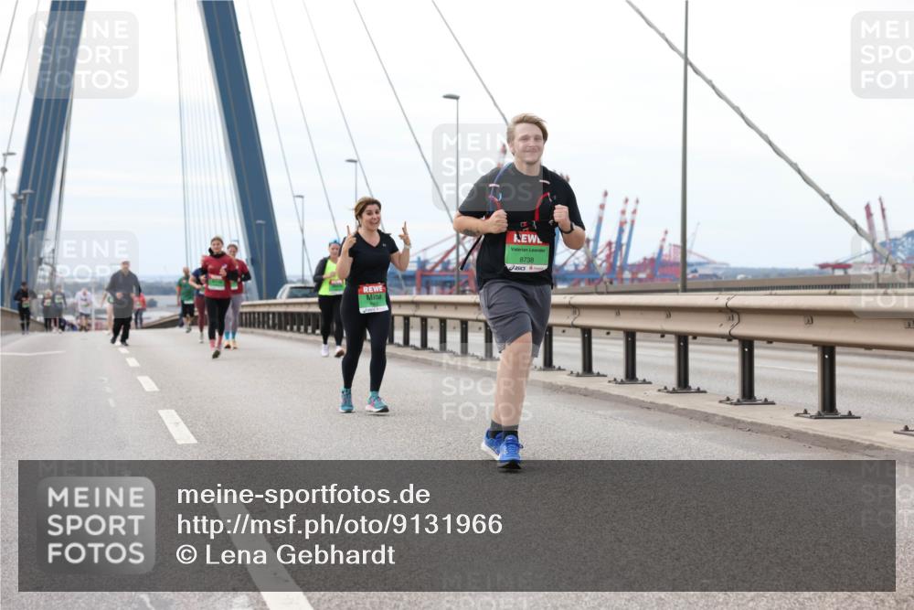 03.10.2025 - Köhlbrandbrückenlauf Lena Gebhardt http://msf.ph/oto/9131966 03.10.2025 16:09:07 Position 2 8738 meine-sportfotos.de