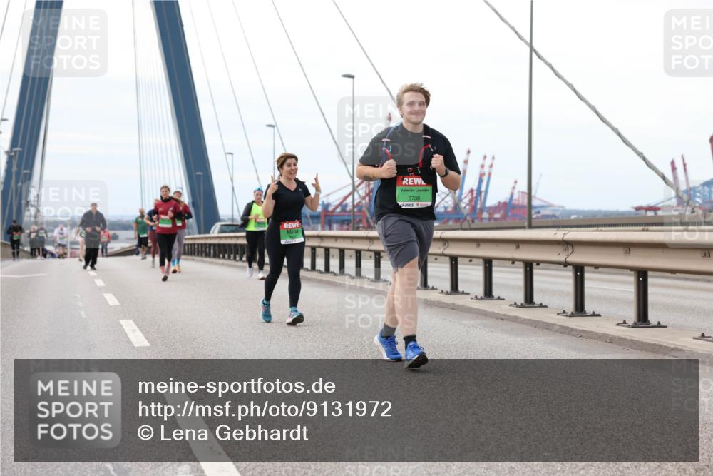 03.10.2025 - Köhlbrandbrückenlauf Lena Gebhardt http://msf.ph/oto/9131972 03.10.2025 16:09:07 Position 2 8738 meine-sportfotos.de