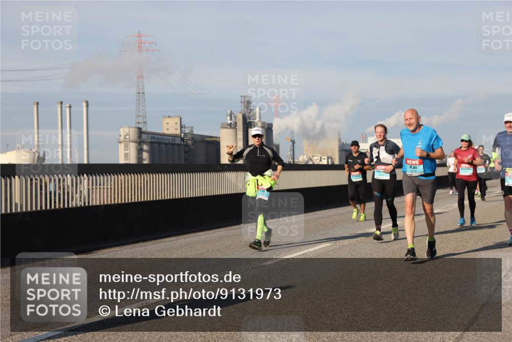 03.10.2025 - Köhlbrandbrückenlauf Lena Gebhardt http://msf.ph/oto/9131973 03.10.2025 09:50:16 Position 2 434, 3250, 3278 meine-sportfotos.de