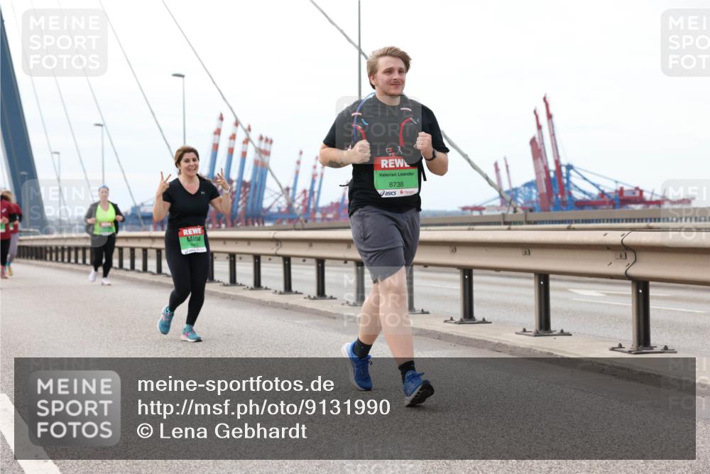 03.10.2025 - Köhlbrandbrückenlauf Lena Gebhardt http://msf.ph/oto/9131990 03.10.2025 16:09:08 Position 2 8738 meine-sportfotos.de