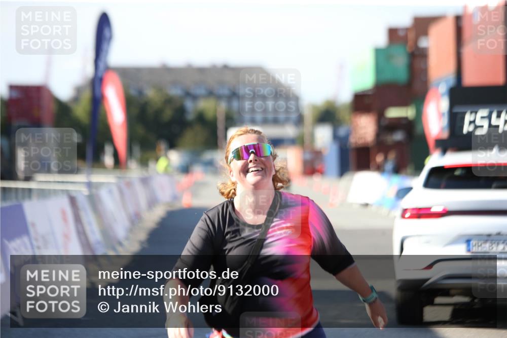 03.10.2025 - Köhlbrandbrückenlauf Jannik Wohlers http://msf.ph/oto/9132000 03.10.2025 13:54:15 Ziel 5471 meine-sportfotos.de