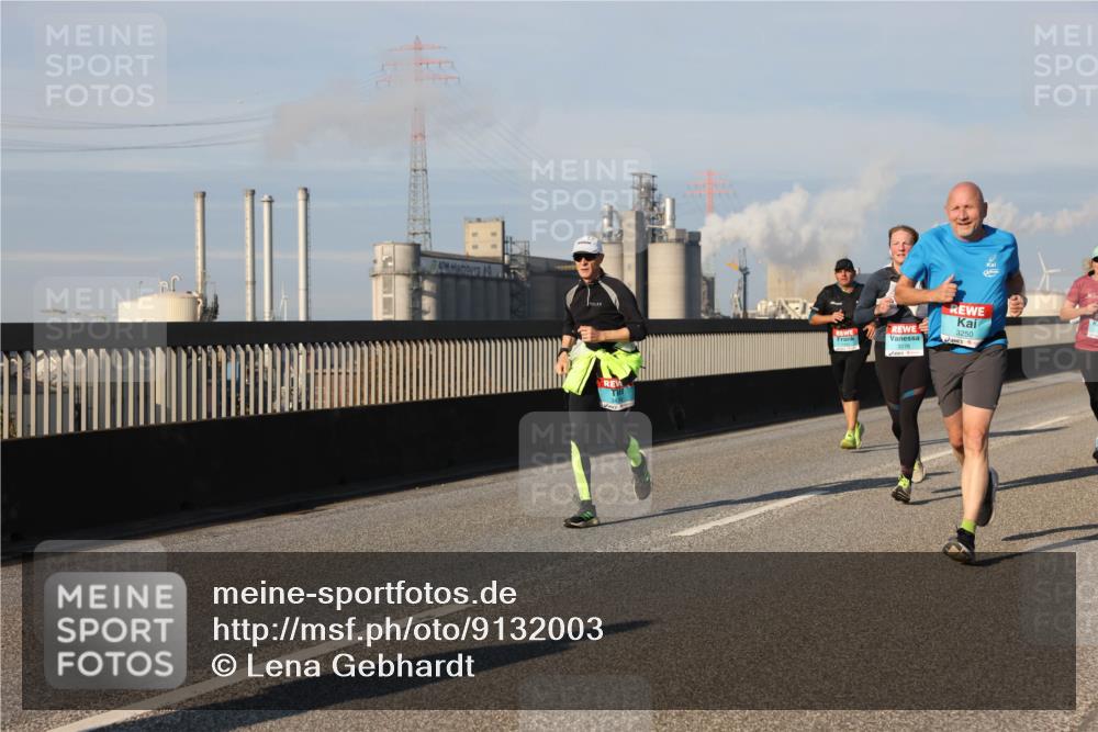 03.10.2025 - Köhlbrandbrückenlauf Lena Gebhardt http://msf.ph/oto/9132003 03.10.2025 09:50:16 Position 2 3250, 3278 meine-sportfotos.de