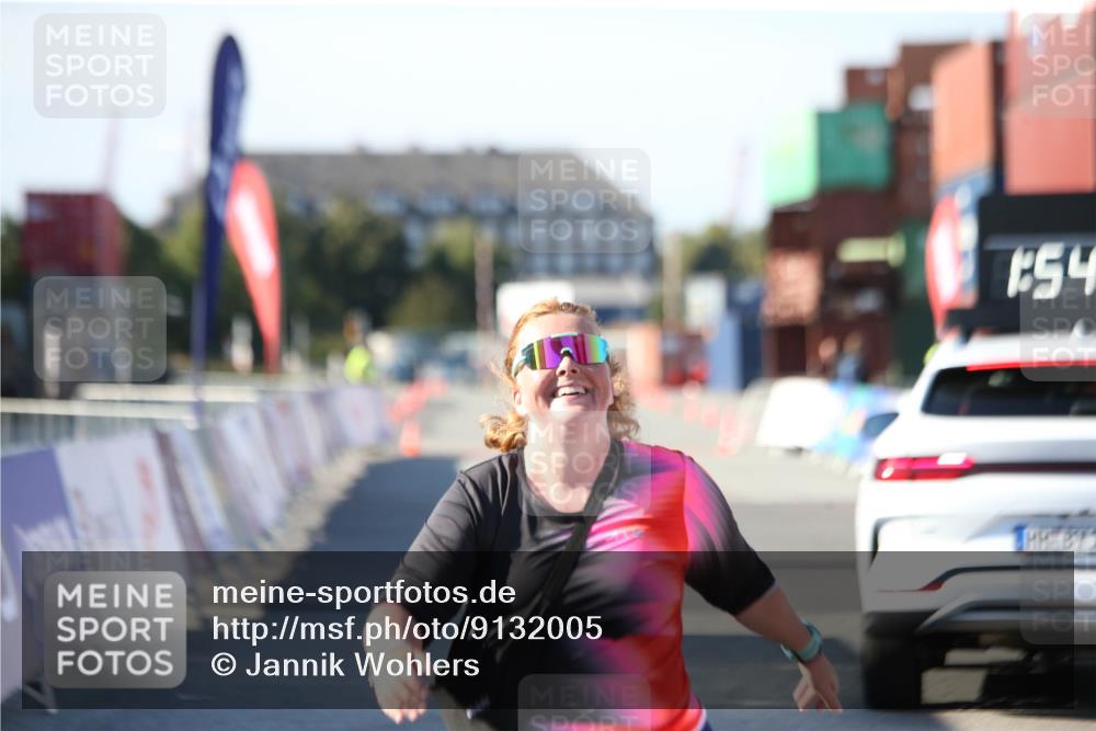 03.10.2025 - Köhlbrandbrückenlauf Jannik Wohlers http://msf.ph/oto/9132005 03.10.2025 13:54:15 Ziel 5471 meine-sportfotos.de