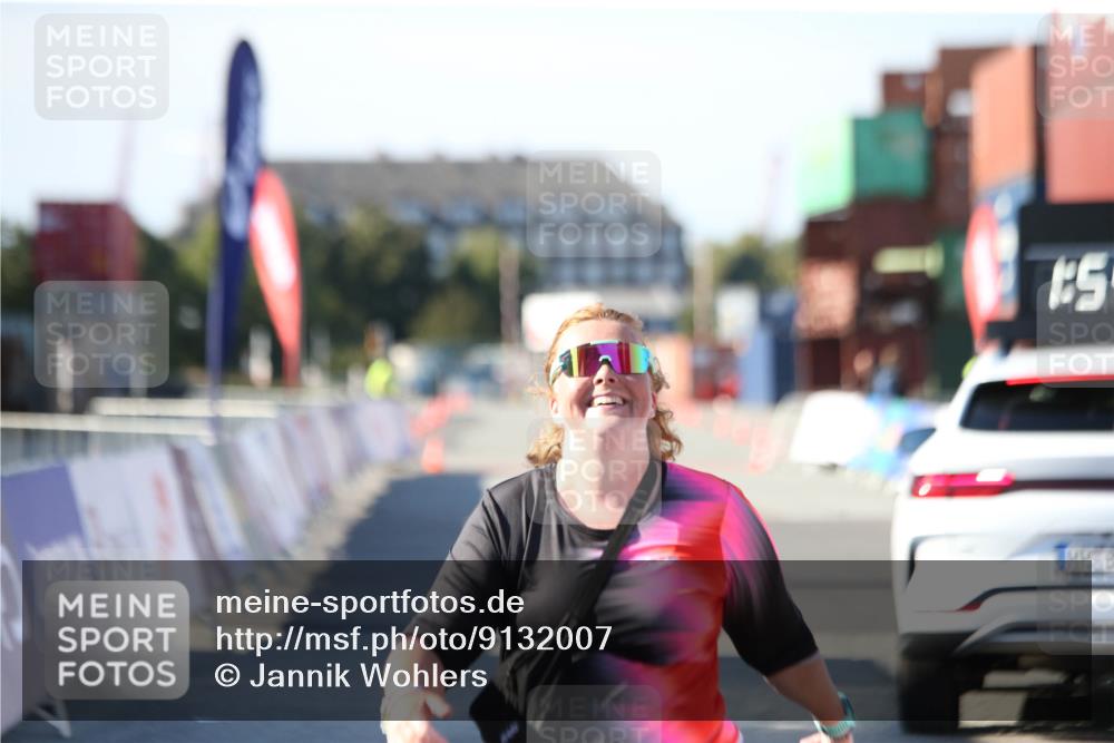 03.10.2025 - Köhlbrandbrückenlauf Jannik Wohlers http://msf.ph/oto/9132007 03.10.2025 13:54:15 Ziel 5471 meine-sportfotos.de