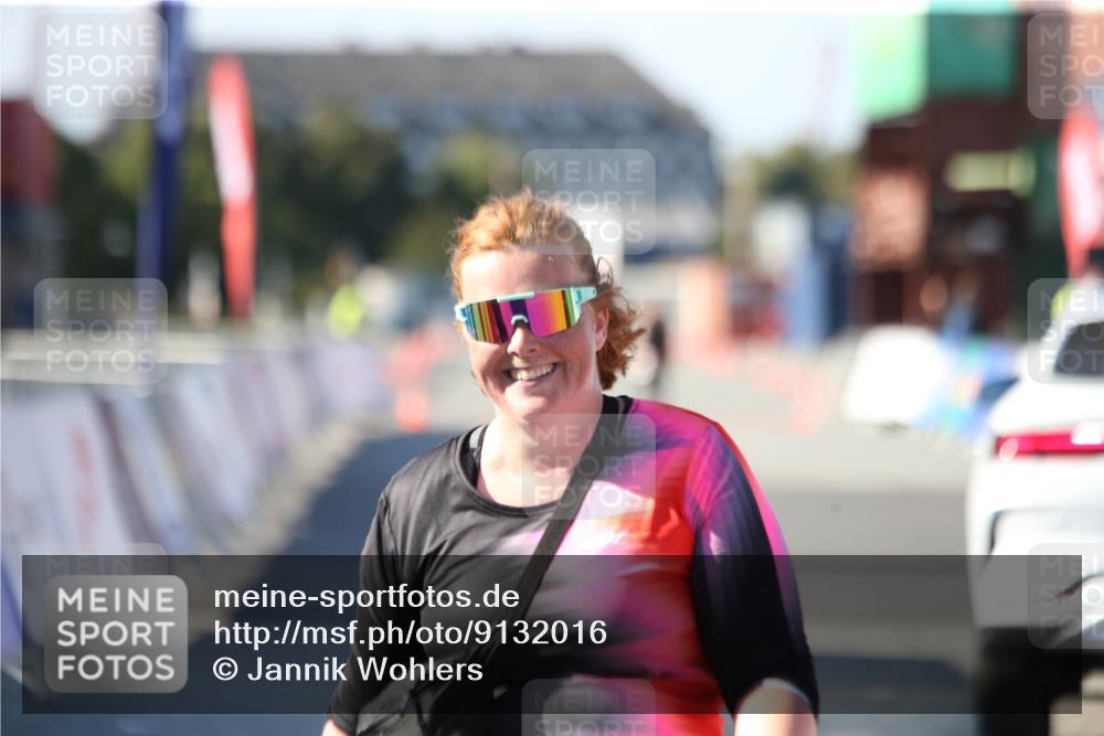 03.10.2025 - Köhlbrandbrückenlauf Jannik Wohlers http://msf.ph/oto/9132016 03.10.2025 13:54:15 Ziel 5471 meine-sportfotos.de