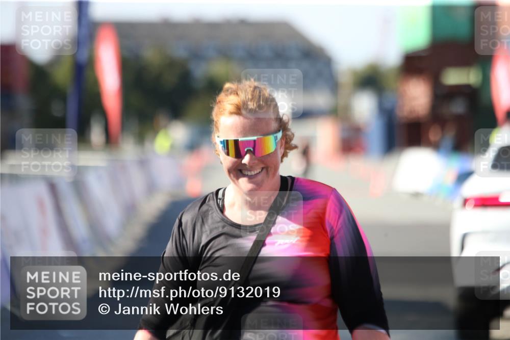 03.10.2025 - Köhlbrandbrückenlauf Jannik Wohlers http://msf.ph/oto/9132019 03.10.2025 13:54:16 Ziel 5471 meine-sportfotos.de
