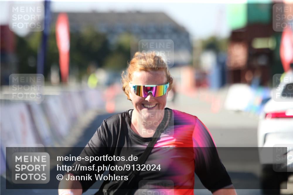 03.10.2025 - Köhlbrandbrückenlauf Jannik Wohlers http://msf.ph/oto/9132024 03.10.2025 13:54:16 Ziel 5471 meine-sportfotos.de