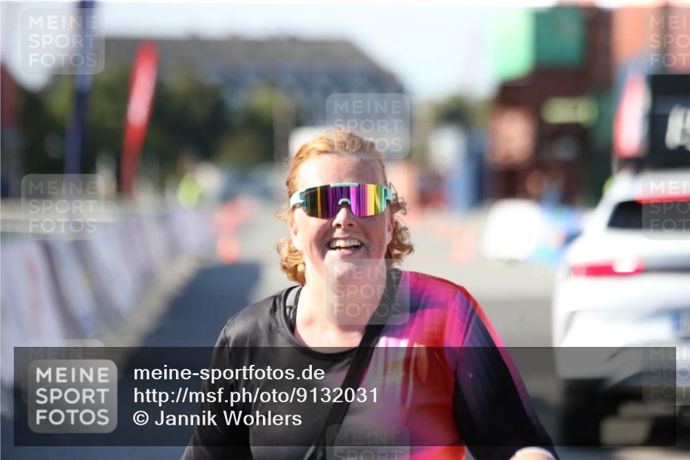 03.10.2025 - Köhlbrandbrückenlauf Jannik Wohlers http://msf.ph/oto/9132031 03.10.2025 13:54:16 Ziel 5471 meine-sportfotos.de