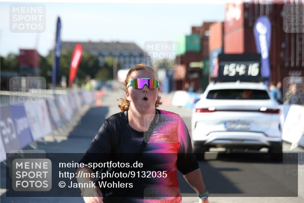 03.10.2025 - Köhlbrandbrückenlauf Jannik Wohlers http://msf.ph/oto/9132035 03.10.2025 13:54:17 Ziel 5471 meine-sportfotos.de