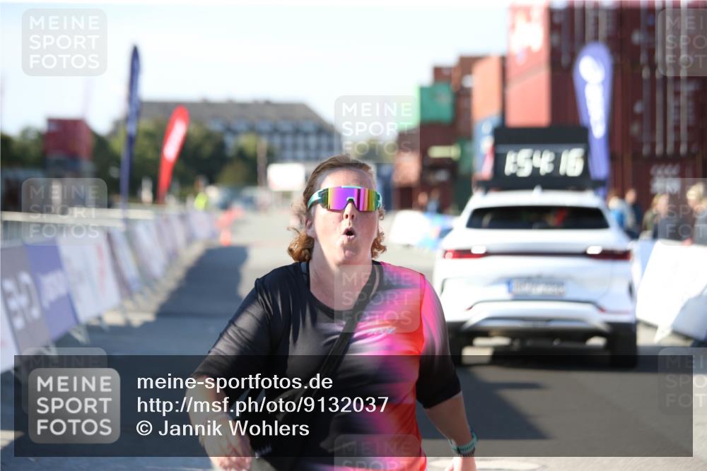 03.10.2025 - Köhlbrandbrückenlauf Jannik Wohlers http://msf.ph/oto/9132037 03.10.2025 13:54:17 Ziel 5471 meine-sportfotos.de