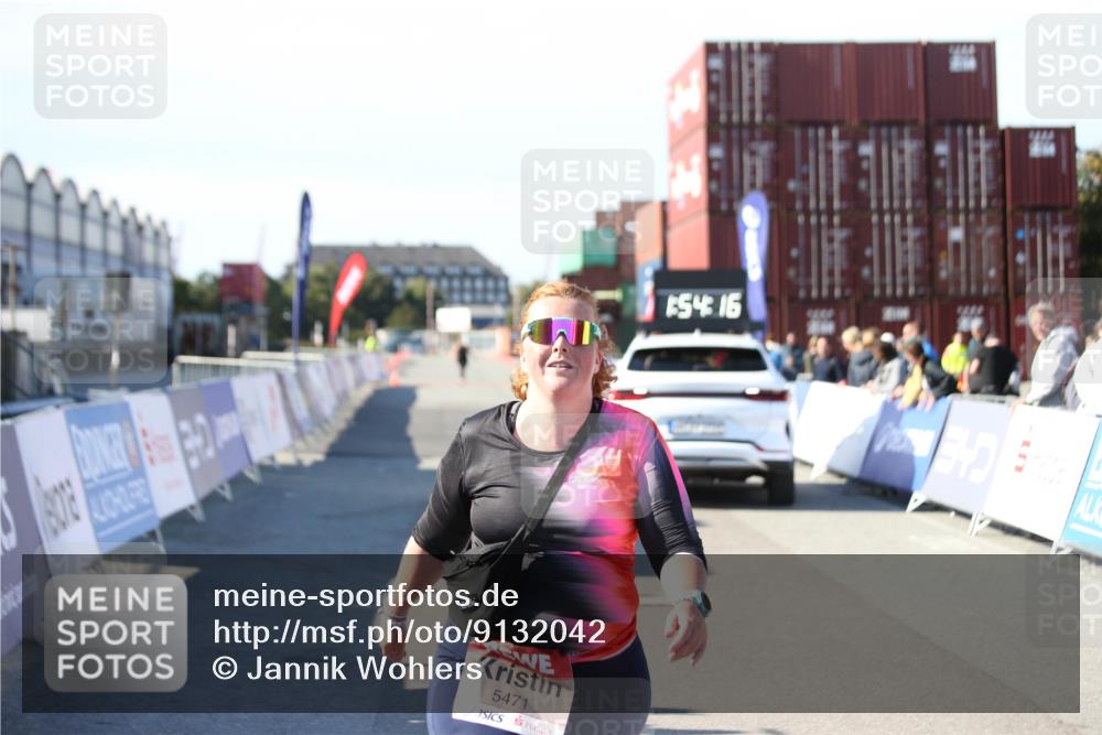 03.10.2025 - Köhlbrandbrückenlauf Jannik Wohlers http://msf.ph/oto/9132042 03.10.2025 13:54:17 Ziel 5471 meine-sportfotos.de
