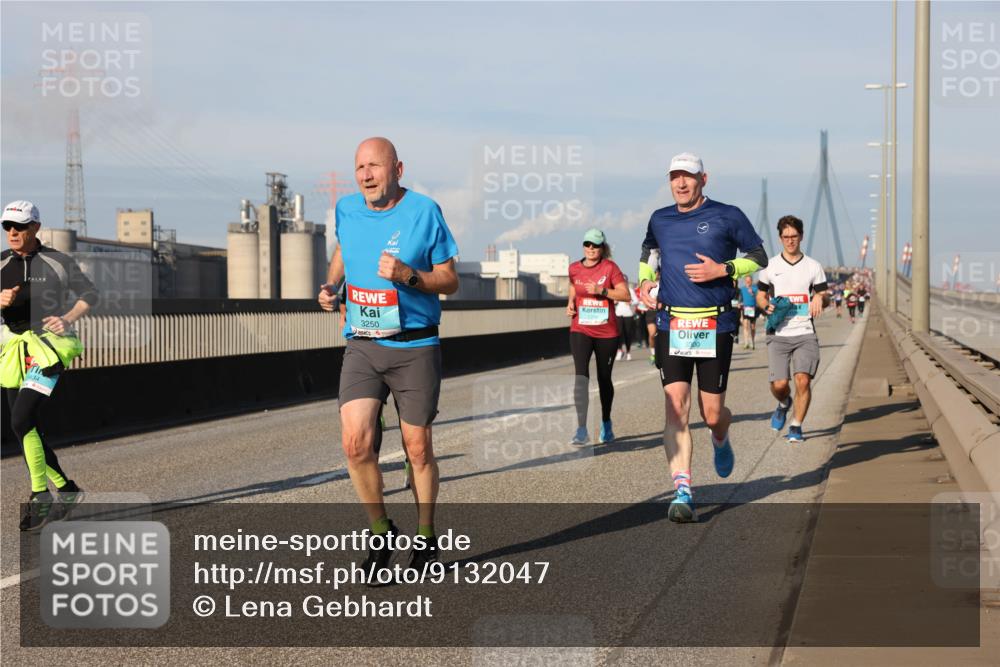 03.10.2025 - Köhlbrandbrückenlauf Lena Gebhardt http://msf.ph/oto/9132047 03.10.2025 09:50:17 Position 2 3250, 3300 meine-sportfotos.de