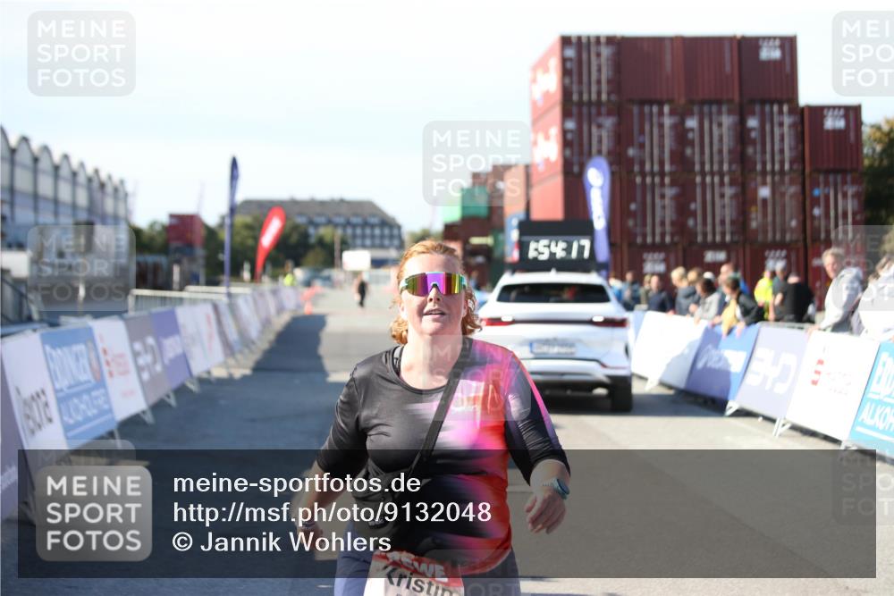 03.10.2025 - Köhlbrandbrückenlauf Jannik Wohlers http://msf.ph/oto/9132048 03.10.2025 13:54:17 Ziel 5471 meine-sportfotos.de