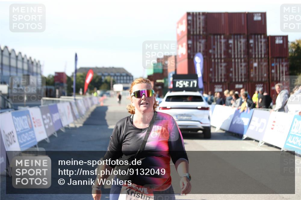 03.10.2025 - Köhlbrandbrückenlauf Jannik Wohlers http://msf.ph/oto/9132049 03.10.2025 13:54:18 Ziel 5471 meine-sportfotos.de