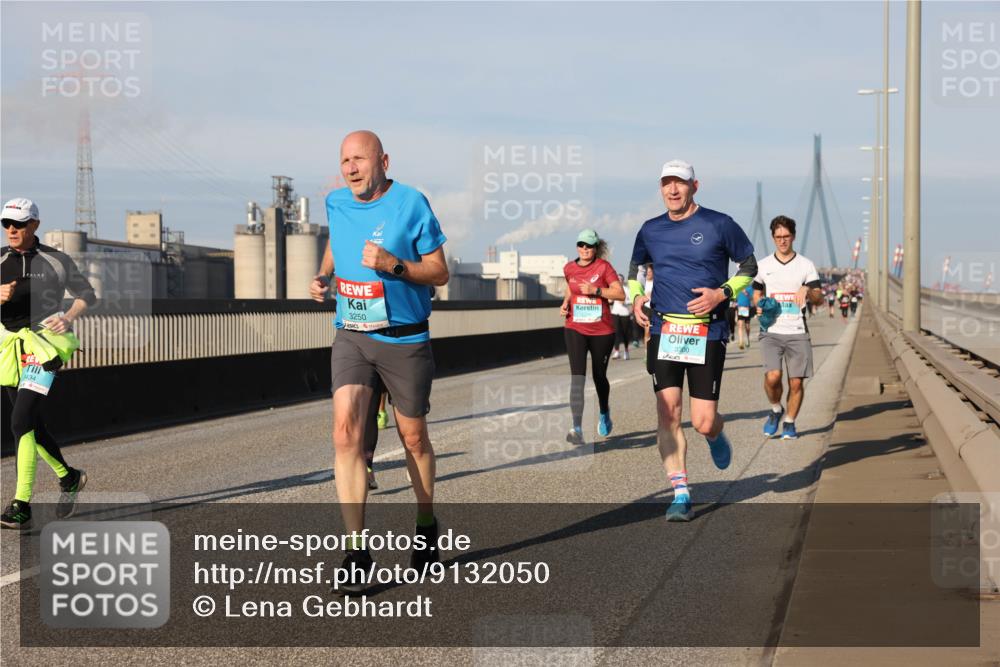 03.10.2025 - Köhlbrandbrückenlauf Lena Gebhardt http://msf.ph/oto/9132050 03.10.2025 09:50:17 Position 2 434, 3250, 3300 meine-sportfotos.de