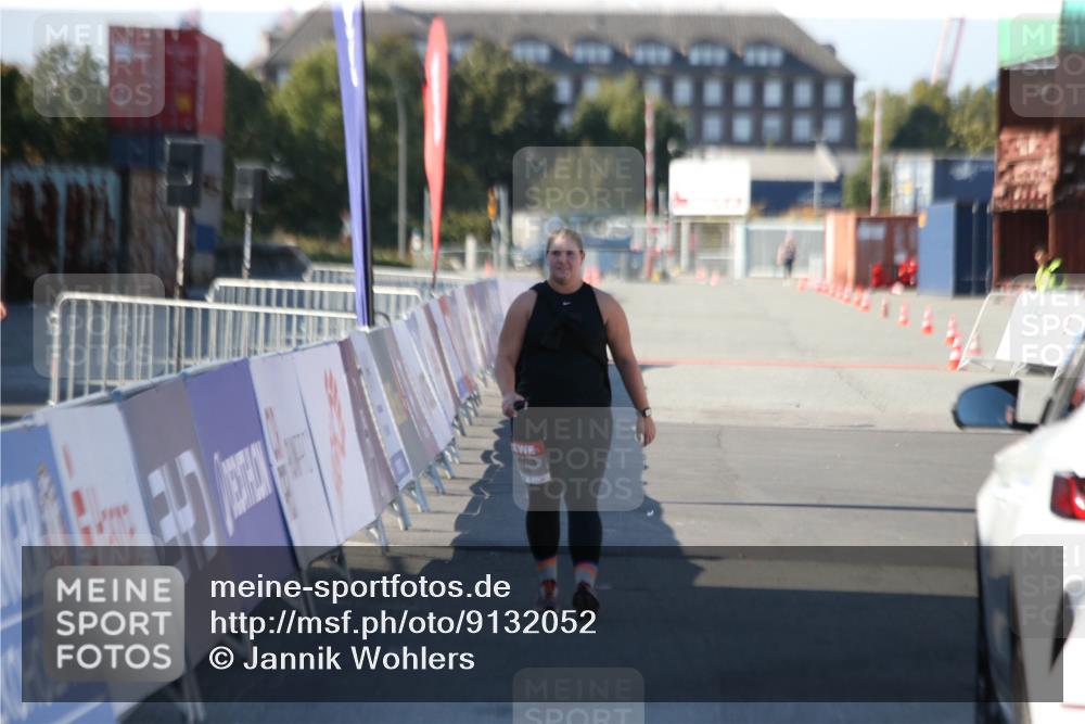 03.10.2025 - Köhlbrandbrückenlauf Jannik Wohlers http://msf.ph/oto/9132052 03.10.2025 13:54:47 Ziel  meine-sportfotos.de