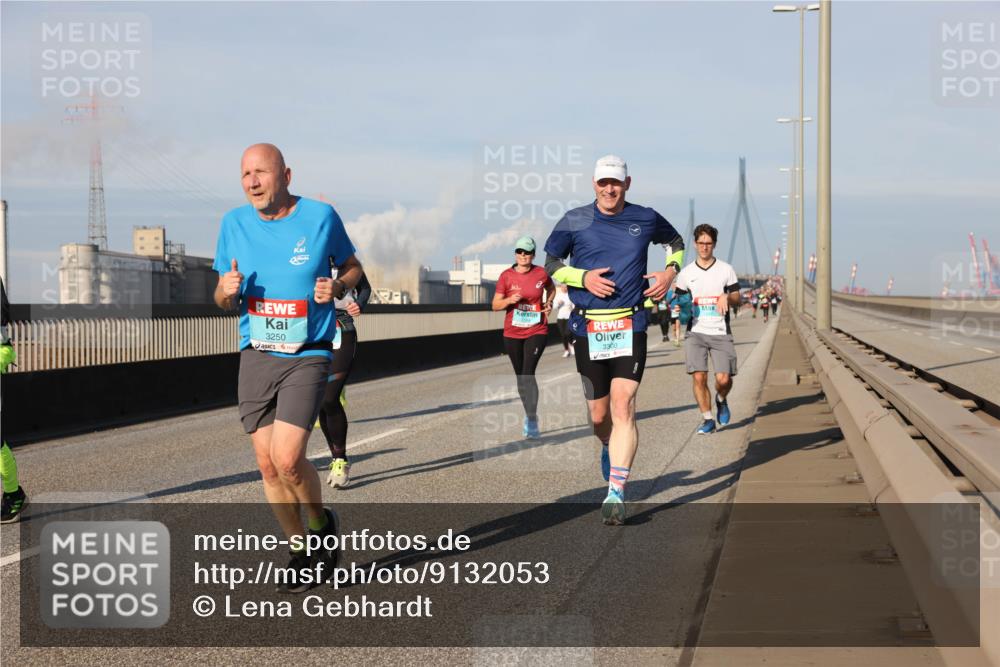 03.10.2025 - Köhlbrandbrückenlauf Lena Gebhardt http://msf.ph/oto/9132053 03.10.2025 09:50:18 Position 2 3250, 3300 meine-sportfotos.de