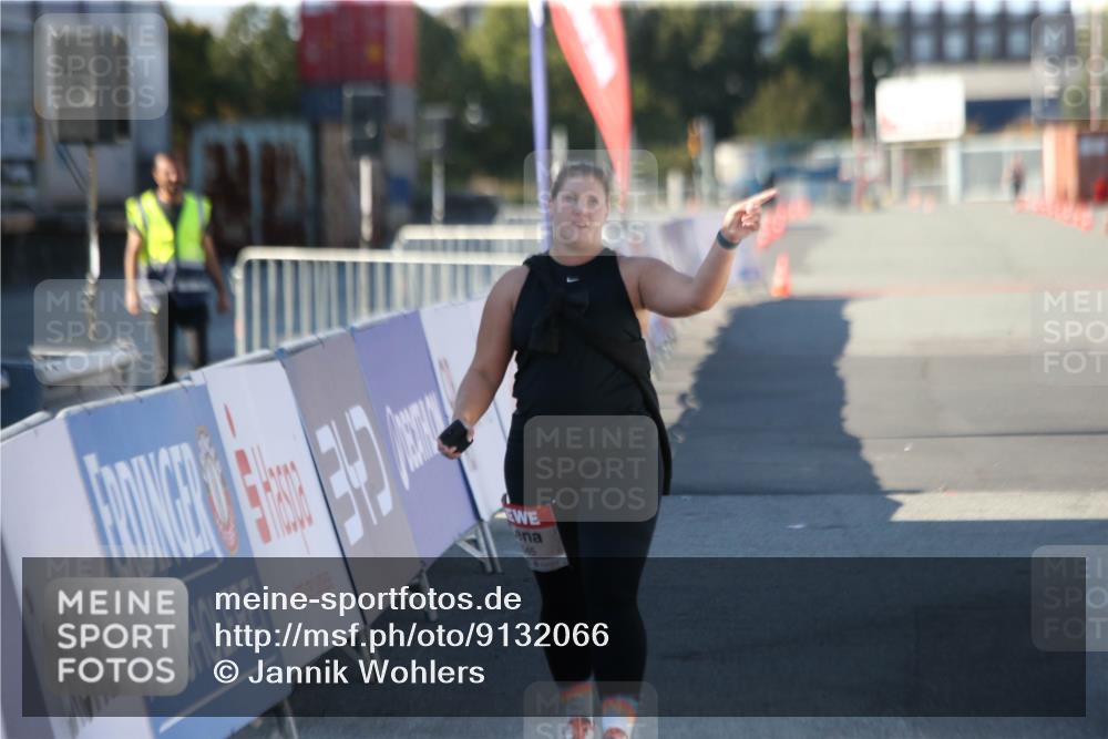 03.10.2025 - Köhlbrandbrückenlauf Jannik Wohlers http://msf.ph/oto/9132066 03.10.2025 13:54:52 Ziel 5545 meine-sportfotos.de