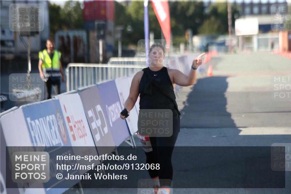 03.10.2025 - Köhlbrandbrückenlauf Jannik Wohlers http://msf.ph/oto/9132068 03.10.2025 13:54:52 Ziel 5545 meine-sportfotos.de