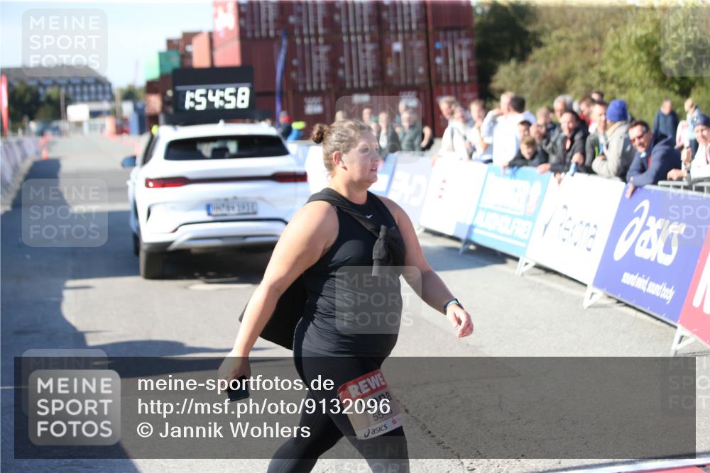 03.10.2025 - Köhlbrandbrückenlauf Jannik Wohlers http://msf.ph/oto/9132096 03.10.2025 13:54:59 Ziel 5545 meine-sportfotos.de