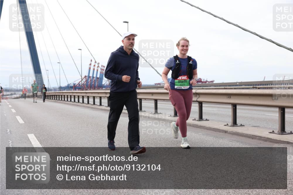 03.10.2025 - Köhlbrandbrückenlauf Lena Gebhardt http://msf.ph/oto/9132104 03.10.2025 16:09:20 Position 2 8664, 1804 meine-sportfotos.de