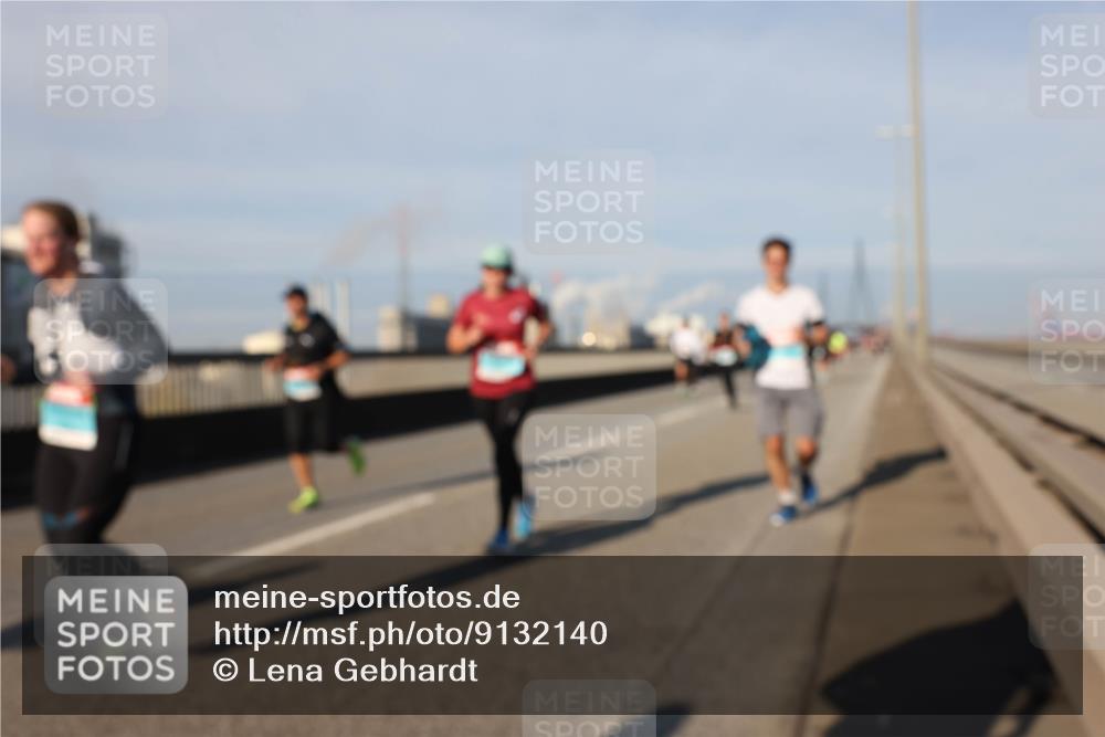 03.10.2025 - Köhlbrandbrückenlauf Lena Gebhardt http://msf.ph/oto/9132140 03.10.2025 09:50:20 Position 2  meine-sportfotos.de