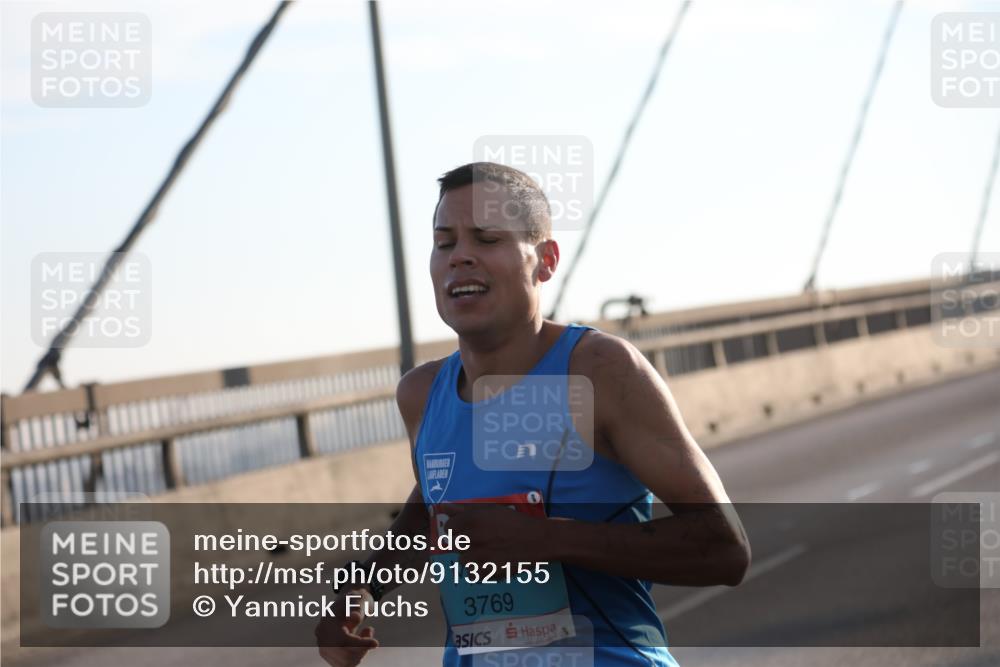 03.10.2025 - Köhlbrandbrückenlauf Yannick Fuchs http://msf.ph/oto/9132155 03.10.2025 08:16:31 Position 1 3769 meine-sportfotos.de
