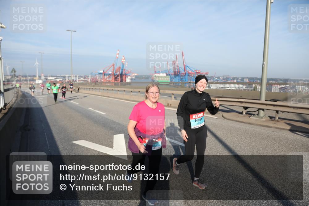 03.10.2025 - Köhlbrandbrückenlauf Yannick Fuchs http://msf.ph/oto/9132157 03.10.2025 09:04:04 Position 2 2662 meine-sportfotos.de