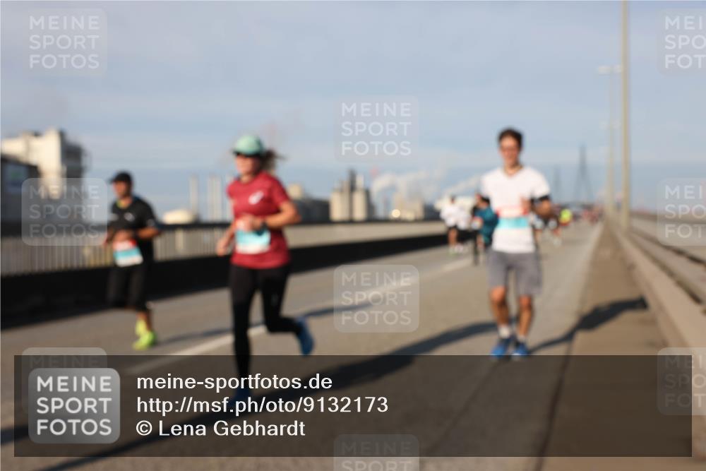 03.10.2025 - Köhlbrandbrückenlauf Lena Gebhardt http://msf.ph/oto/9132173 03.10.2025 09:50:20 Position 2  meine-sportfotos.de