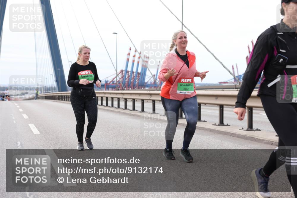03.10.2025 - Köhlbrandbrückenlauf Lena Gebhardt http://msf.ph/oto/9132174 03.10.2025 16:09:40 Position 2 8655 meine-sportfotos.de