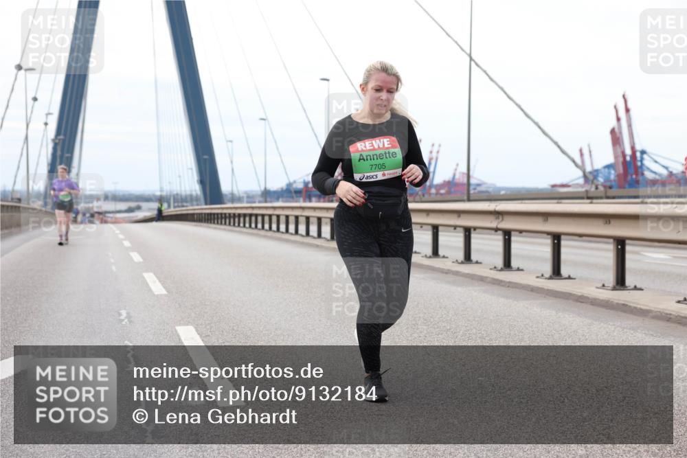 03.10.2025 - Köhlbrandbrückenlauf Lena Gebhardt http://msf.ph/oto/9132184 03.10.2025 16:09:42 Position 2 7705 meine-sportfotos.de