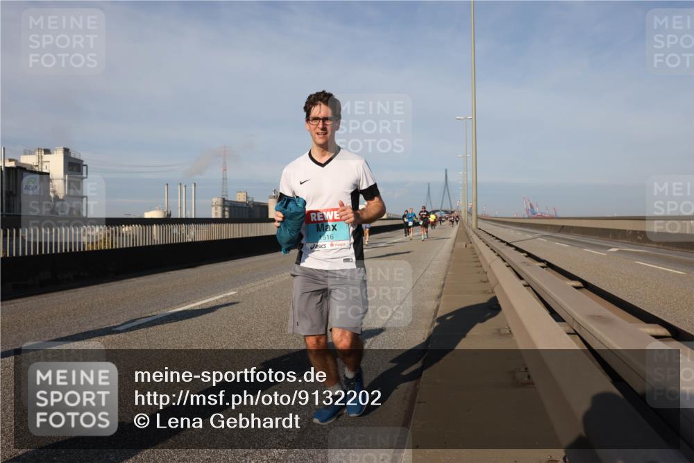 03.10.2025 - Köhlbrandbrückenlauf Lena Gebhardt http://msf.ph/oto/9132202 03.10.2025 09:50:21 Position 2 1516 meine-sportfotos.de