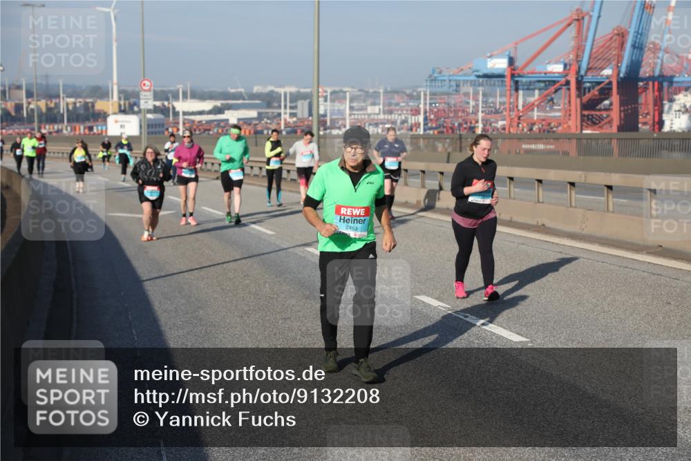 03.10.2025 - Köhlbrandbrückenlauf Yannick Fuchs http://msf.ph/oto/9132208 03.10.2025 09:04:08 Position 2 2453 meine-sportfotos.de