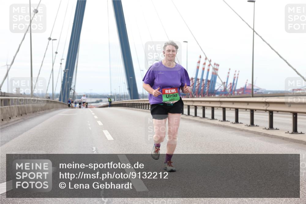 03.10.2025 - Köhlbrandbrückenlauf Lena Gebhardt http://msf.ph/oto/9132212 03.10.2025 16:09:49 Position 2 9343 meine-sportfotos.de