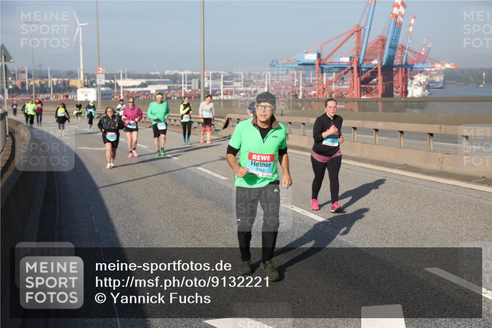 03.10.2025 - Köhlbrandbrückenlauf Yannick Fuchs http://msf.ph/oto/9132221 03.10.2025 09:04:09 Position 2 2453 meine-sportfotos.de