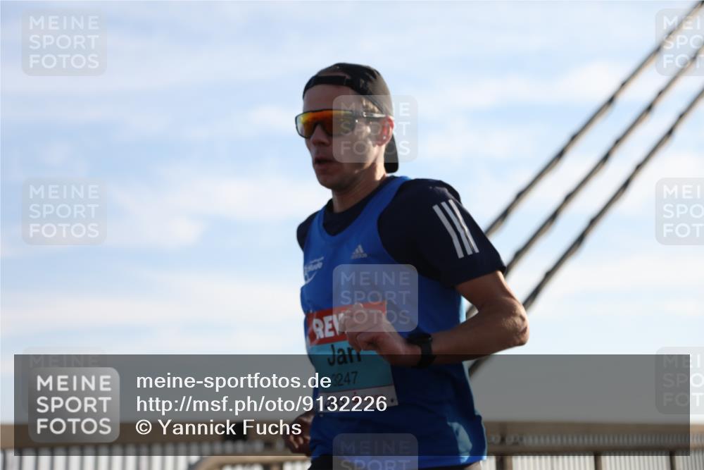 03.10.2025 - Köhlbrandbrückenlauf Yannick Fuchs http://msf.ph/oto/9132226 03.10.2025 08:17:18 Position 1 3247 meine-sportfotos.de