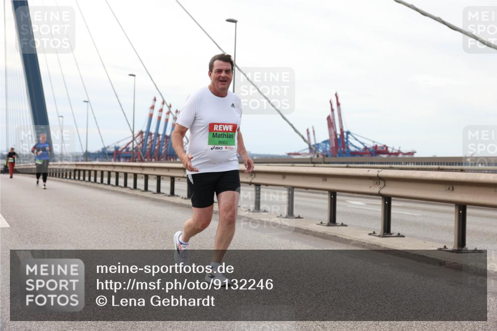 03.10.2025 - Köhlbrandbrückenlauf Lena Gebhardt http://msf.ph/oto/9132246 03.10.2025 16:10:18 Position 2 8663, 75111 meine-sportfotos.de