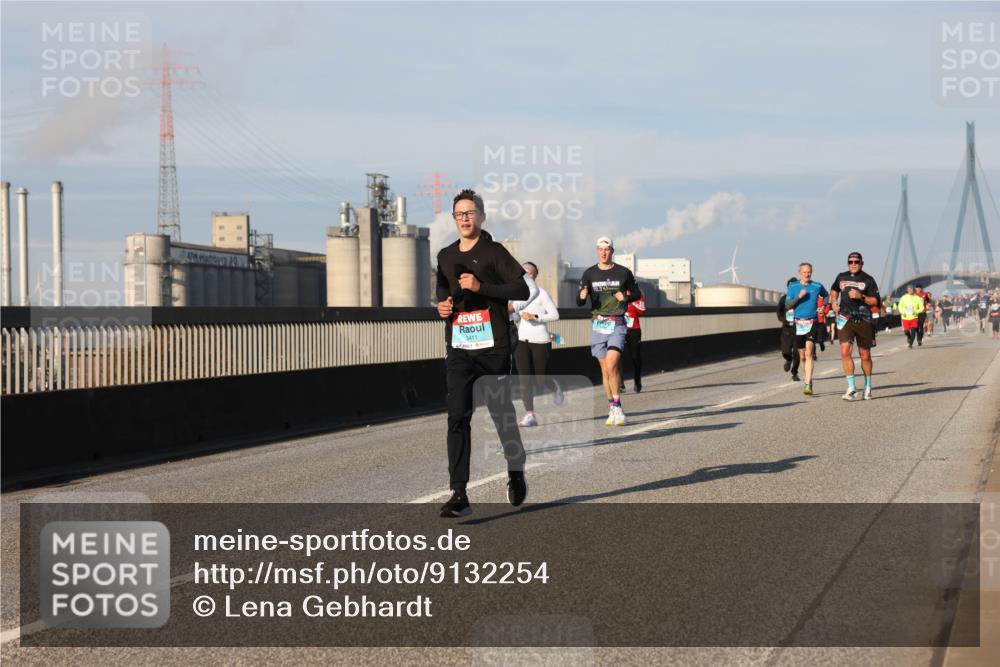 03.10.2025 - Köhlbrandbrückenlauf Lena Gebhardt http://msf.ph/oto/9132254 03.10.2025 09:50:22 Position 2 3411 meine-sportfotos.de