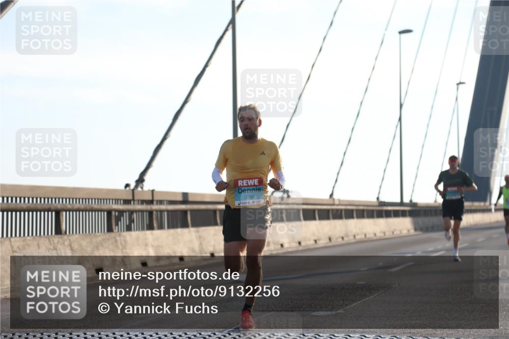 03.10.2025 - Köhlbrandbrückenlauf Yannick Fuchs http://msf.ph/oto/9132256 03.10.2025 08:17:43 Position 1 3590 meine-sportfotos.de