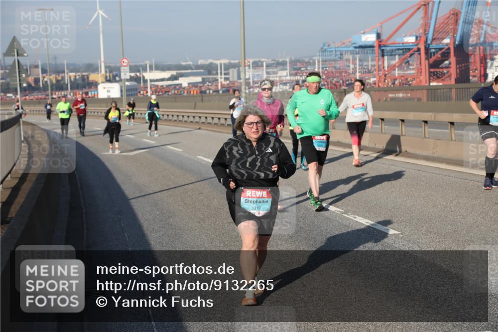 03.10.2025 - Köhlbrandbrückenlauf Yannick Fuchs http://msf.ph/oto/9132265 03.10.2025 09:04:14 Position 2 3319, 2839 meine-sportfotos.de