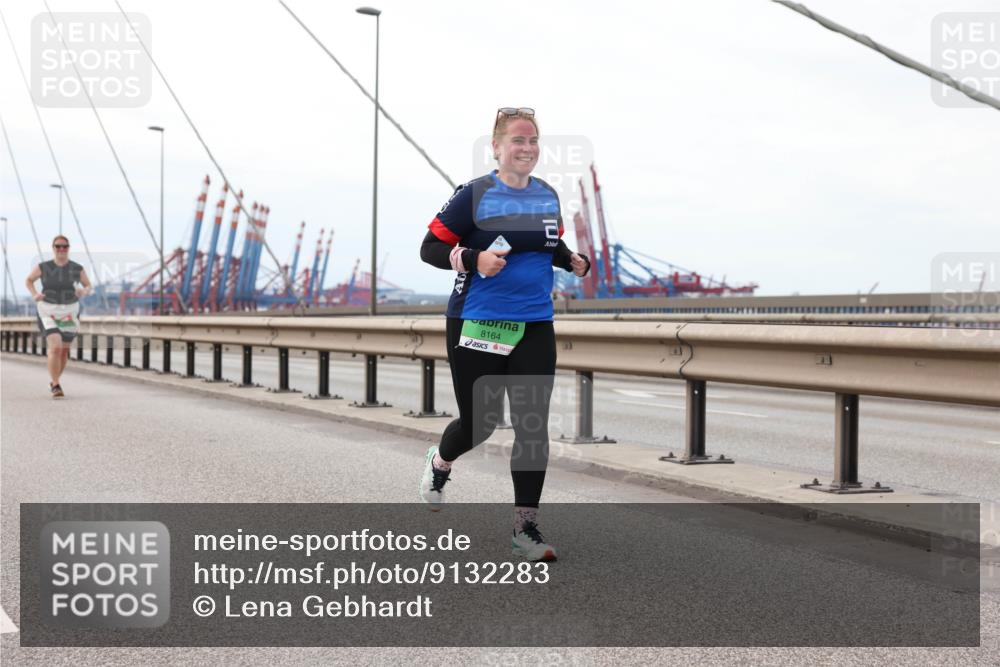 03.10.2025 - Köhlbrandbrückenlauf Lena Gebhardt http://msf.ph/oto/9132283 03.10.2025 16:10:26 Position 2 8164 meine-sportfotos.de