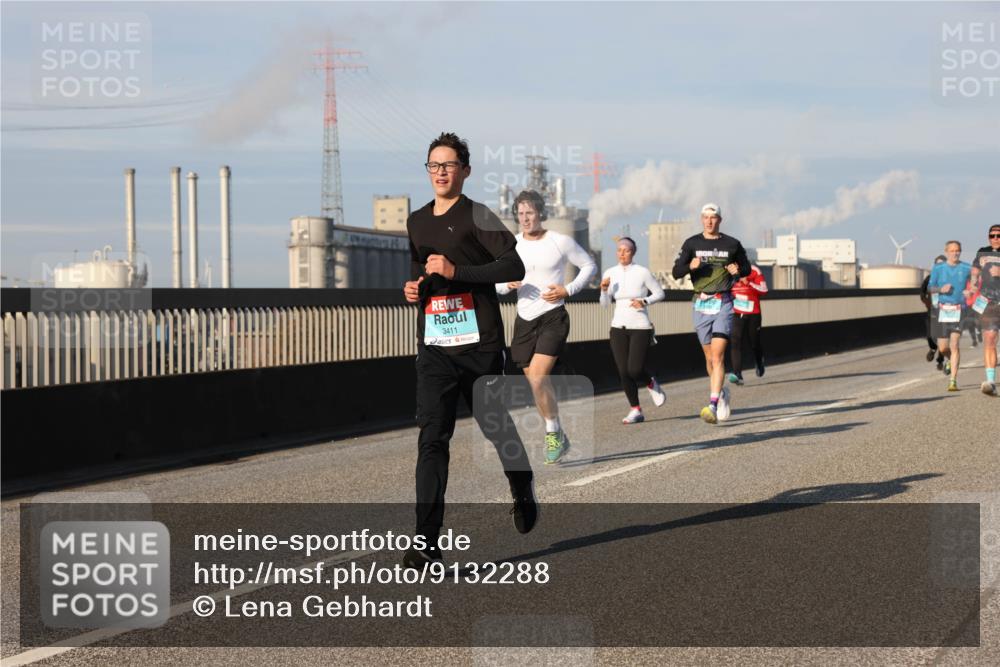 03.10.2025 - Köhlbrandbrückenlauf Lena Gebhardt http://msf.ph/oto/9132288 03.10.2025 09:50:23 Position 2 3411 meine-sportfotos.de