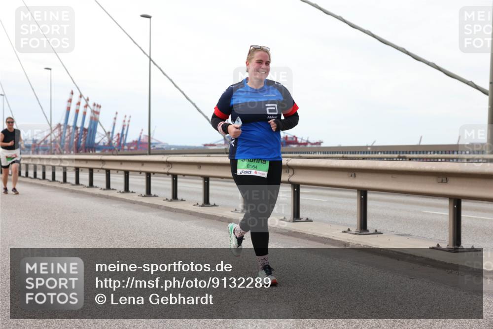03.10.2025 - Köhlbrandbrückenlauf Lena Gebhardt http://msf.ph/oto/9132289 03.10.2025 16:10:27 Position 2 8164, 111 meine-sportfotos.de