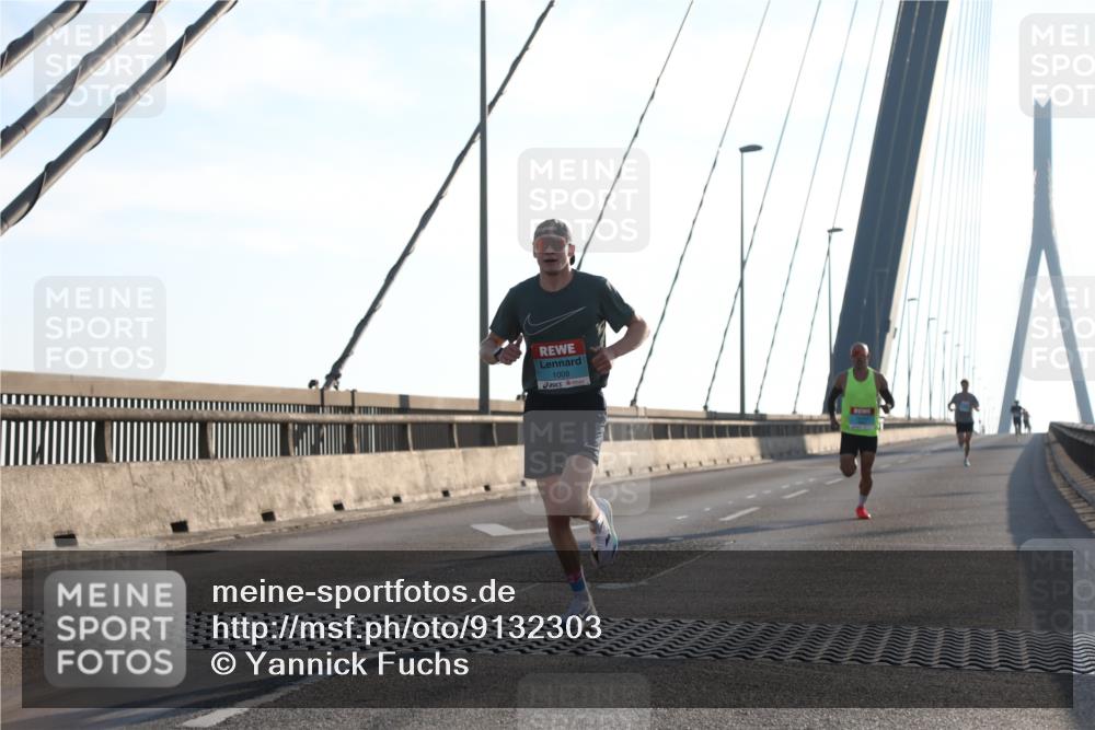03.10.2025 - Köhlbrandbrückenlauf Yannick Fuchs http://msf.ph/oto/9132303 03.10.2025 08:17:45 Position 1 1008 meine-sportfotos.de
