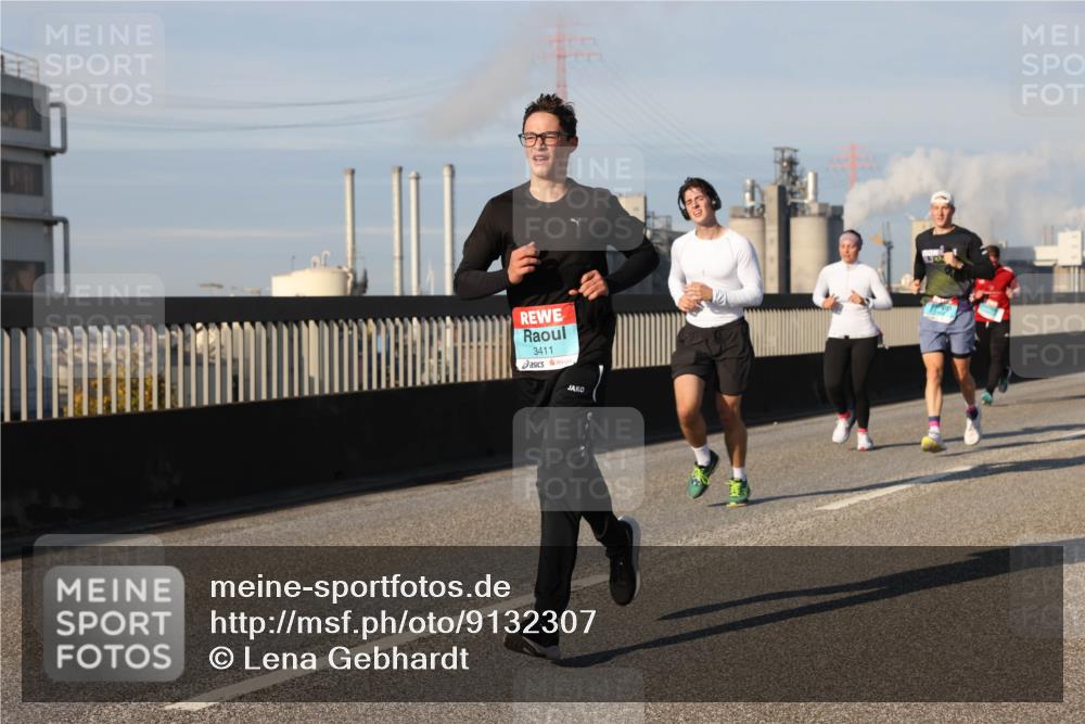 03.10.2025 - Köhlbrandbrückenlauf Lena Gebhardt http://msf.ph/oto/9132307 03.10.2025 09:50:24 Position 2 3411 meine-sportfotos.de