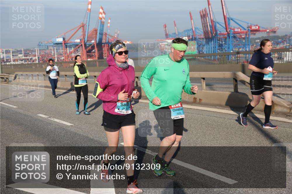 03.10.2025 - Köhlbrandbrückenlauf Yannick Fuchs http://msf.ph/oto/9132309 03.10.2025 09:04:18 Position 2 5, 444, 241, 2839 meine-sportfotos.de