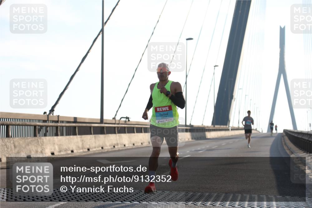 03.10.2025 - Köhlbrandbrückenlauf Yannick Fuchs http://msf.ph/oto/9132352 03.10.2025 08:17:48 Position 1 3807 meine-sportfotos.de