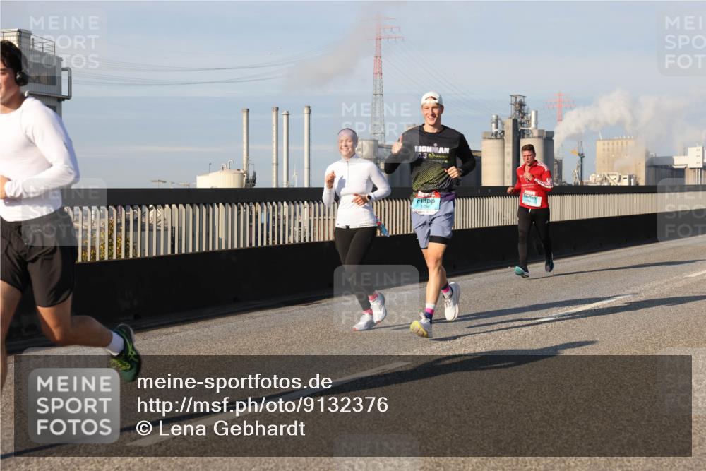 03.10.2025 - Köhlbrandbrückenlauf Lena Gebhardt http://msf.ph/oto/9132376 03.10.2025 09:50:25 Position 2 70, 3, 1486 meine-sportfotos.de